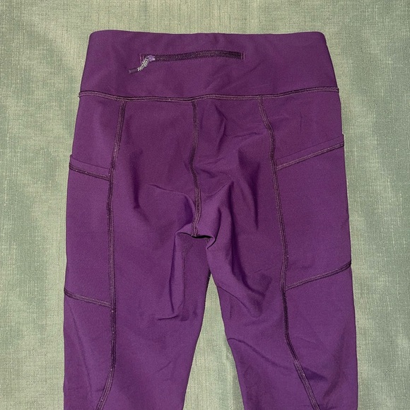 Lululemon Tight Stuff Tight~SIZE:4~ Wine Berry / Bon Bon - Picture 5 of 6
